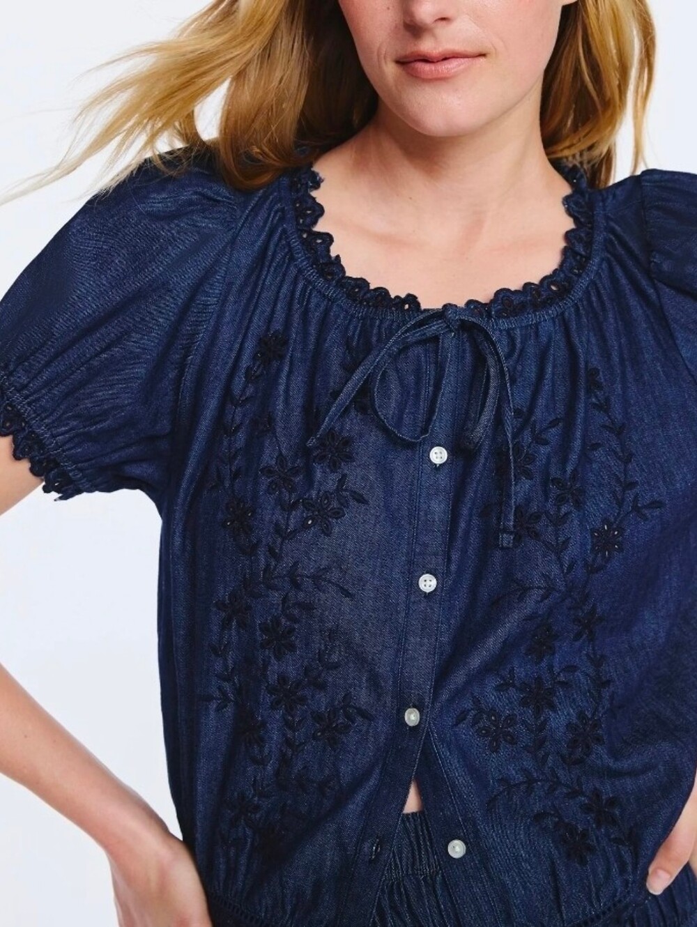 New Free Assembly Women's Embroidered Cropped Cotton Top with Short sleeves - Picture 5 of 5